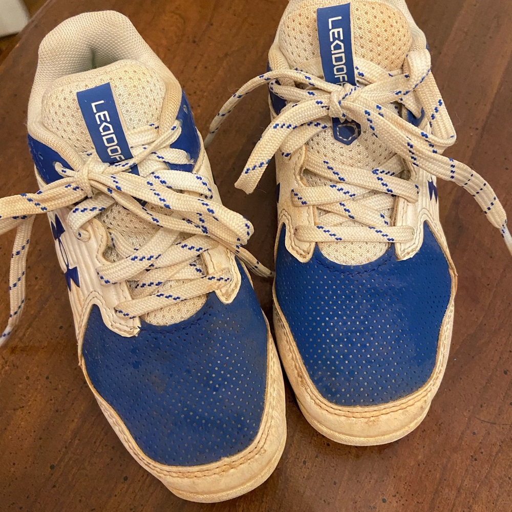 Under Armour Leadoff Baseball Cleats Blue and White 12K. Need a good cleaning